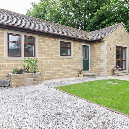 Large 2-Bedroom Bungalow Near Airedale Hospital, Keighley, Convenient Location With Parking Steeton Екстер'єр фото