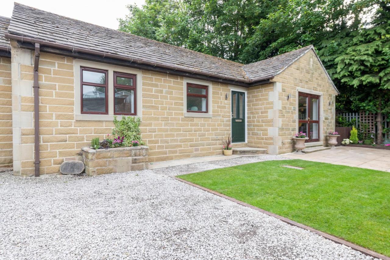 Large 2-Bedroom Bungalow Near Airedale Hospital, Keighley, Convenient Location With Parking Steeton Екстер'єр фото
